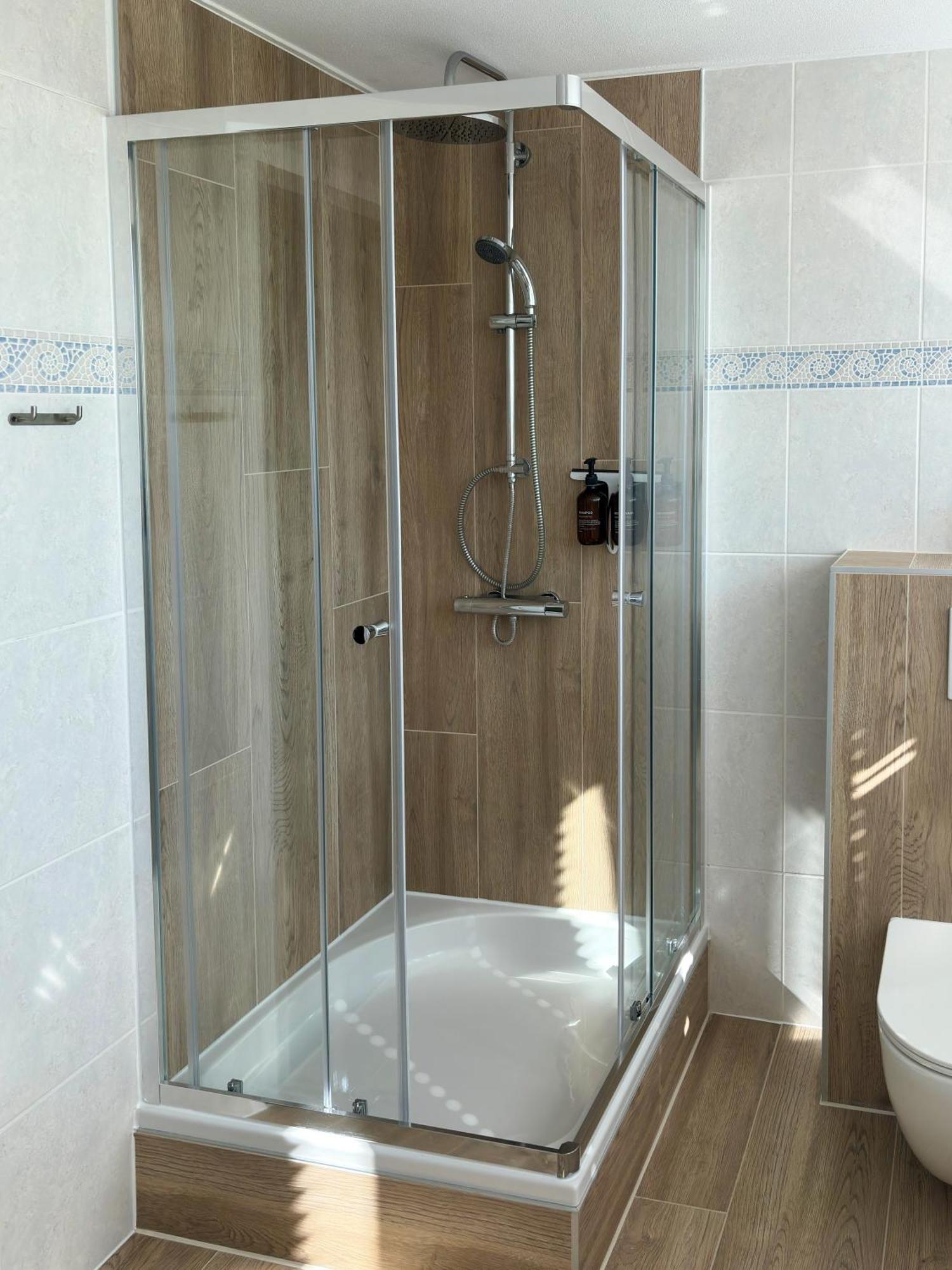 B&B Dijkhuis Вровенполдер Екстериор снимка